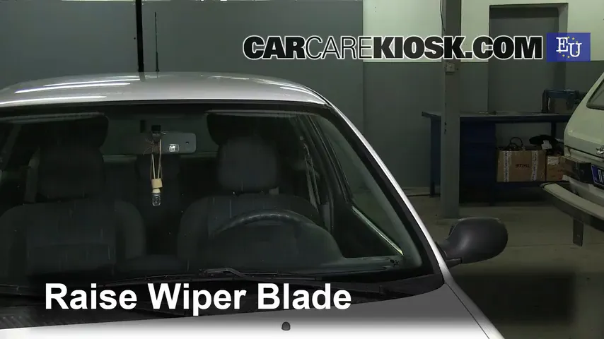 2003 Renault Clio dCi 1.5L 4 Cyl. Turbo Diesel Windshield Wiper Blade (Front)